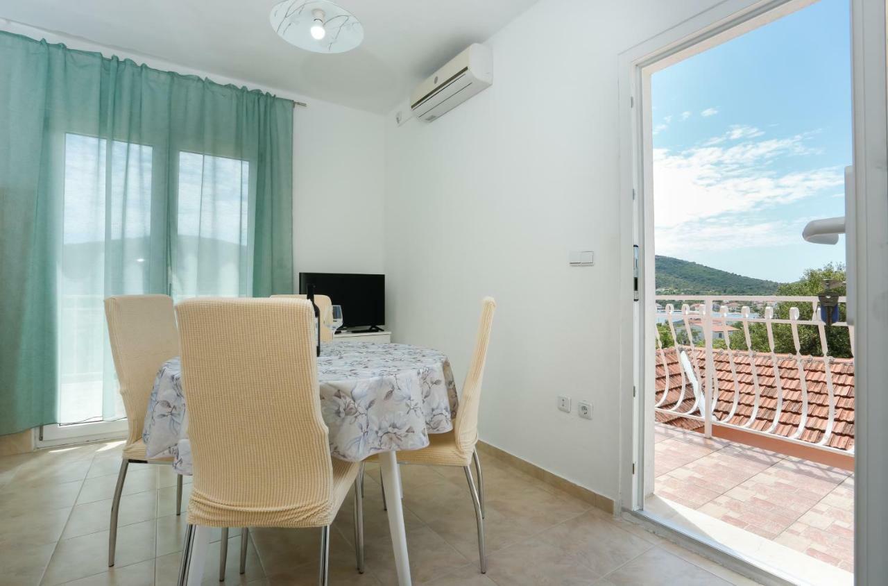 Apartman Paula 1 Appartement Vinišće Buitenkant foto