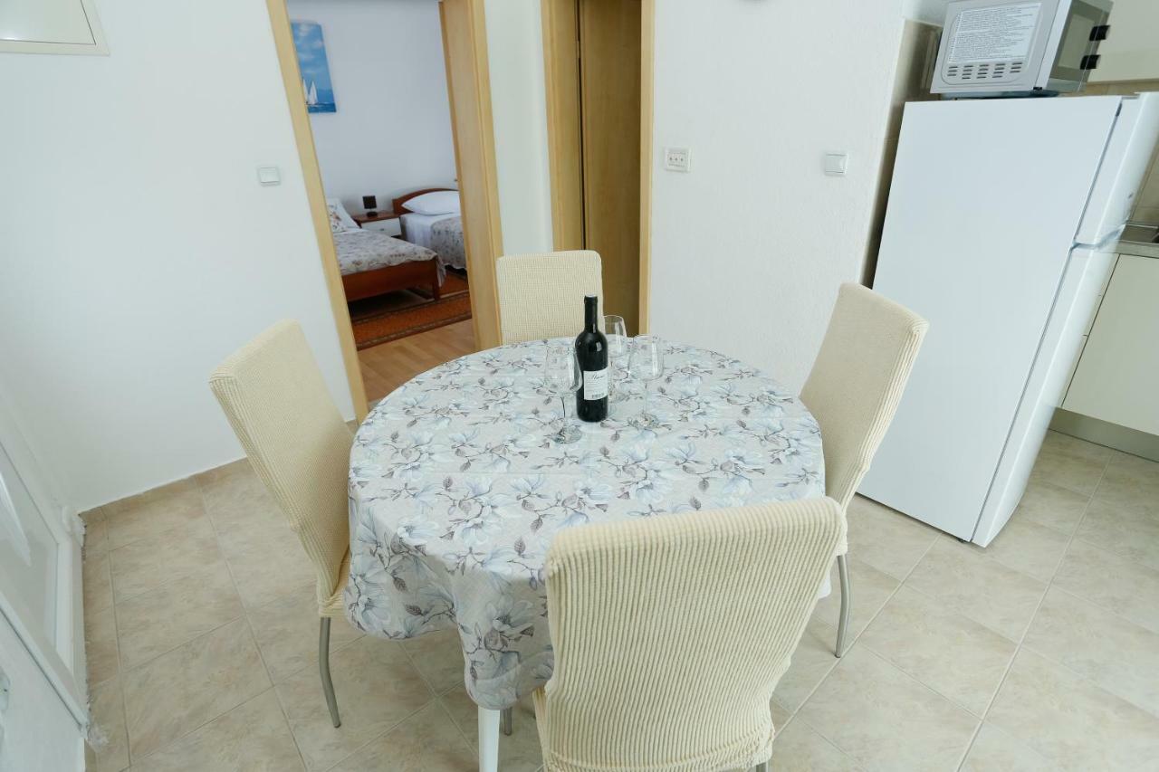 Apartman Paula 1 Appartement Vinišće Buitenkant foto